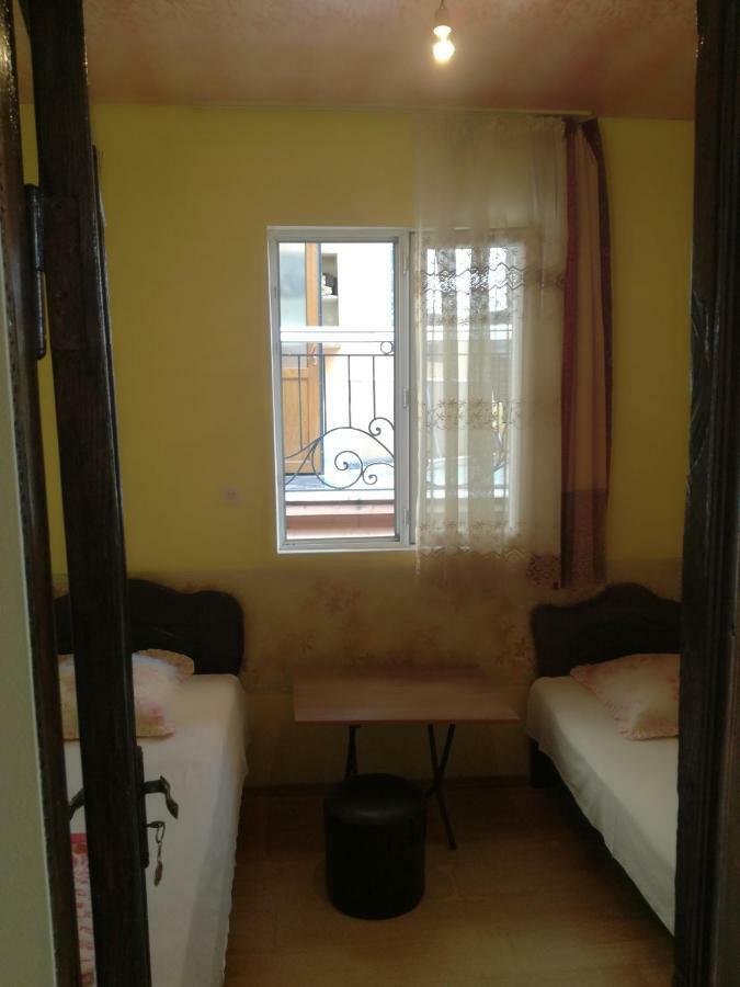 Guest House Nino 바투미 외부 사진